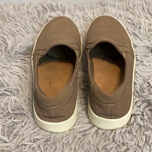 Call it Spring faux leather taupe loafers size 6.5 - Picture 4 of 6